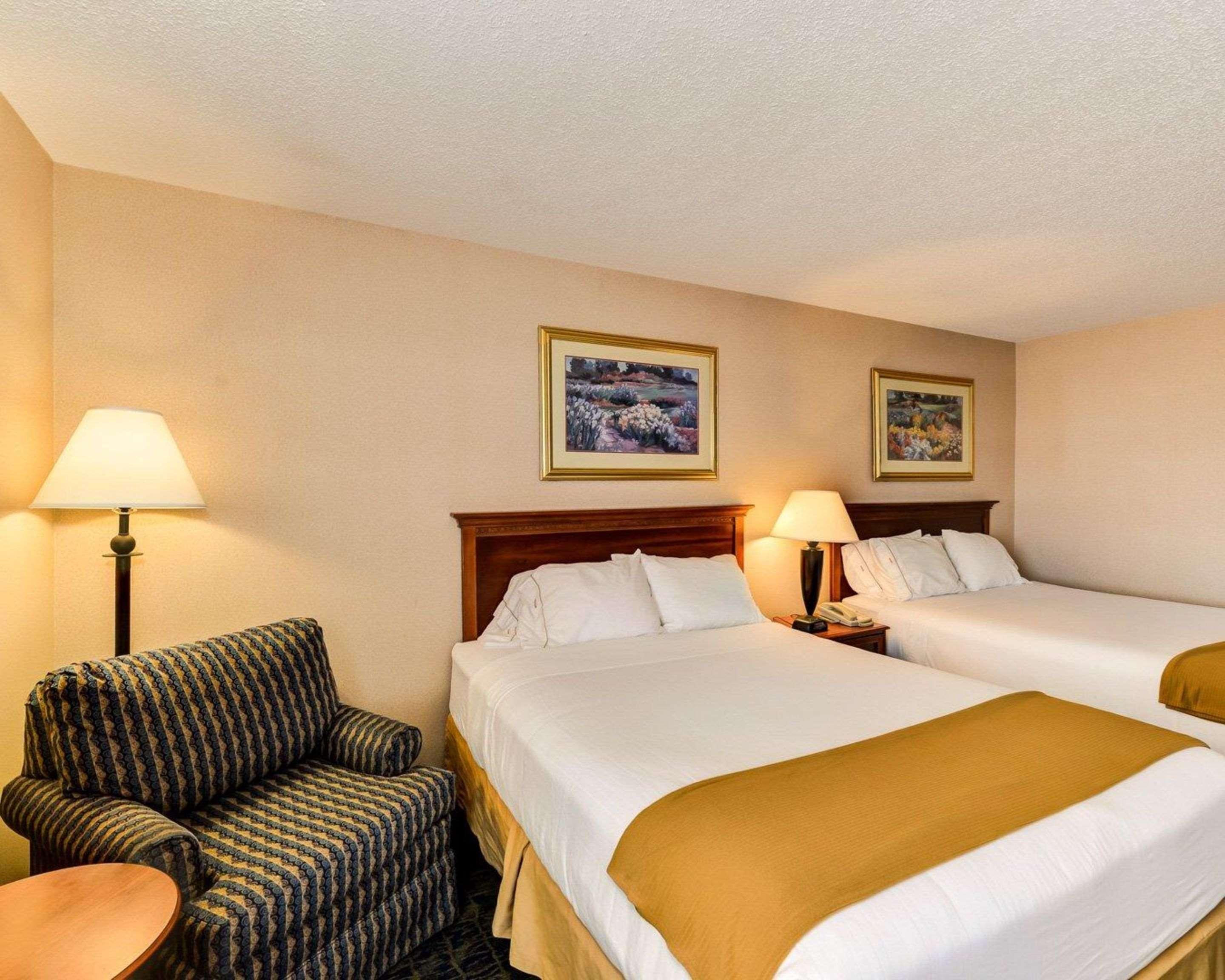 Quality Inn Spring Mills - Martinsburg North Eksteriør bilde