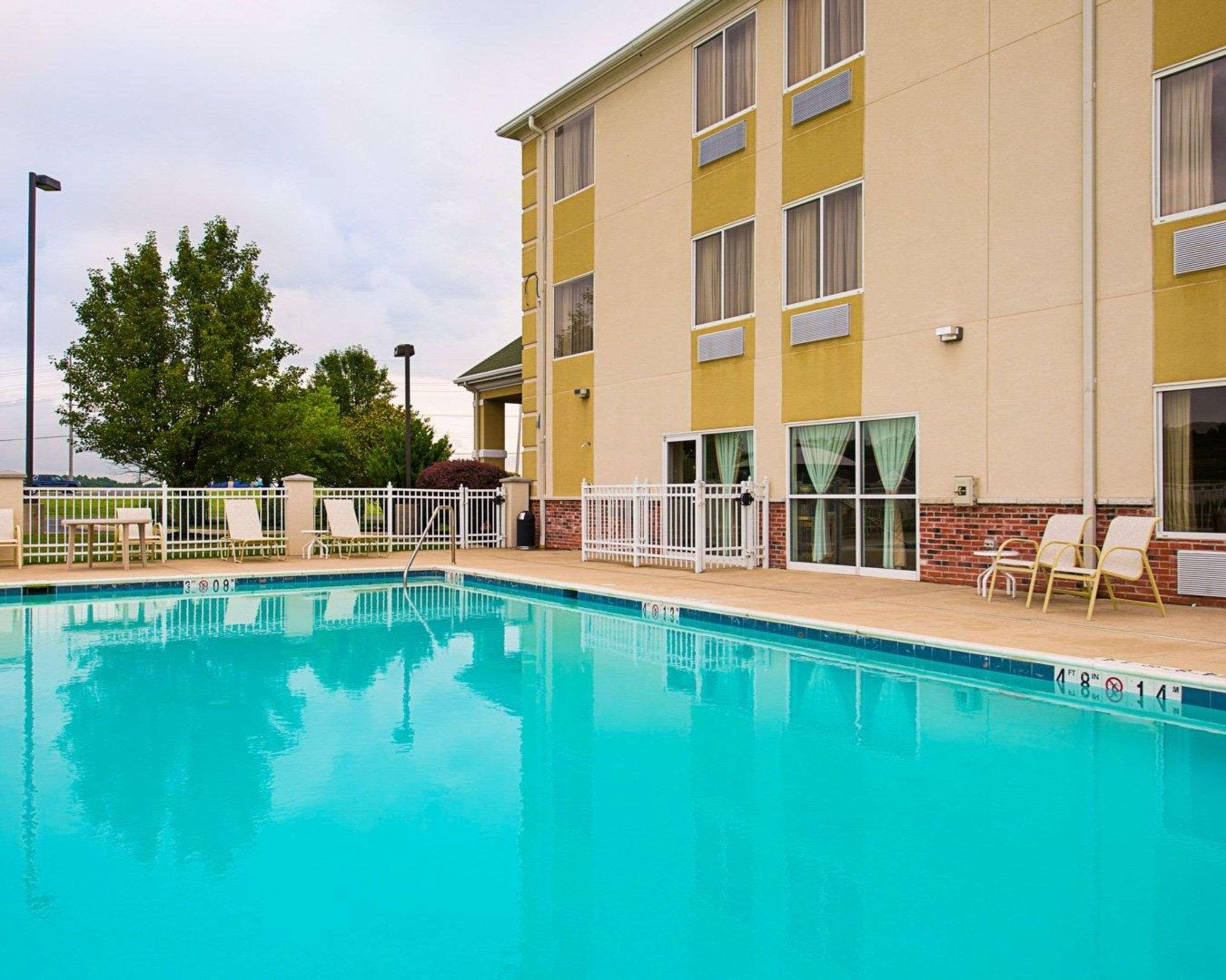 Quality Inn Spring Mills - Martinsburg North Eksteriør bilde