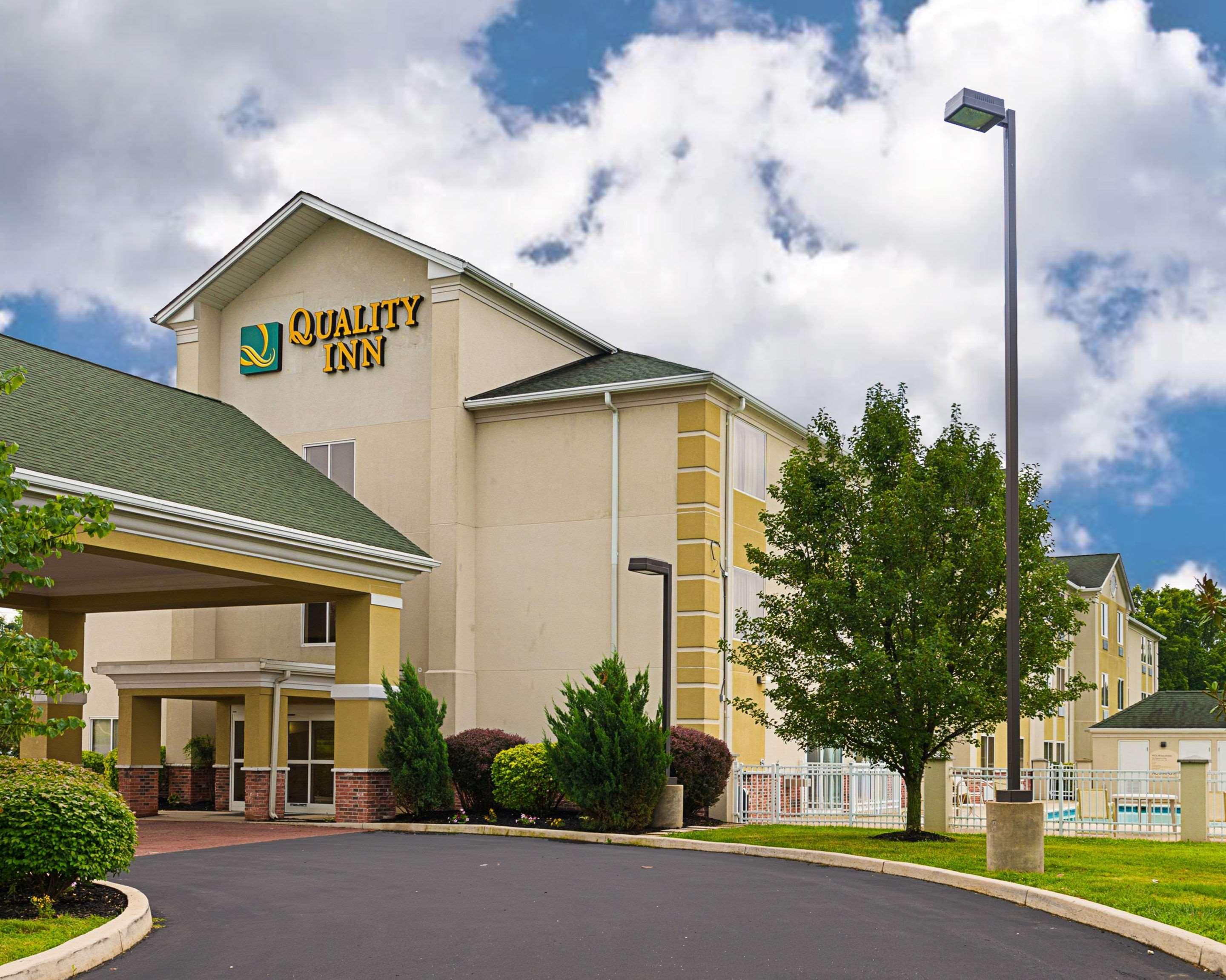 Quality Inn Spring Mills - Martinsburg North Eksteriør bilde
