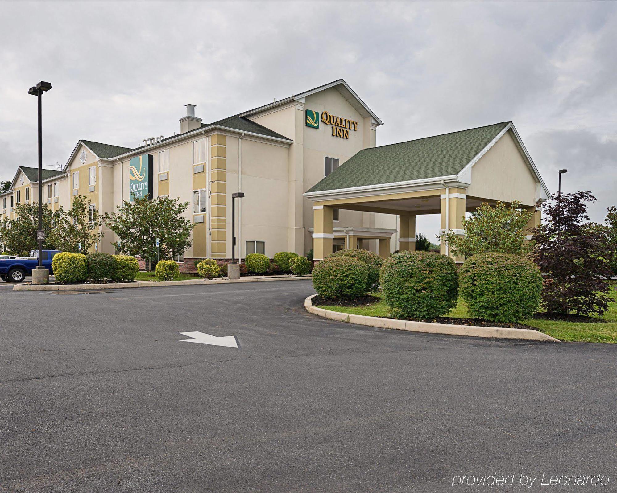 Quality Inn Spring Mills - Martinsburg North Eksteriør bilde
