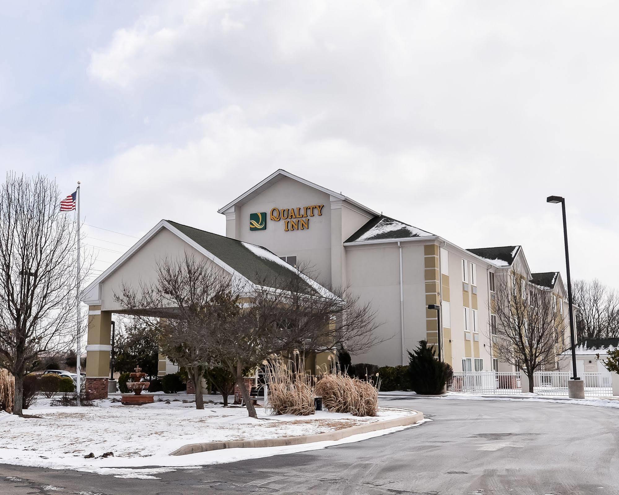 Quality Inn Spring Mills - Martinsburg North Eksteriør bilde